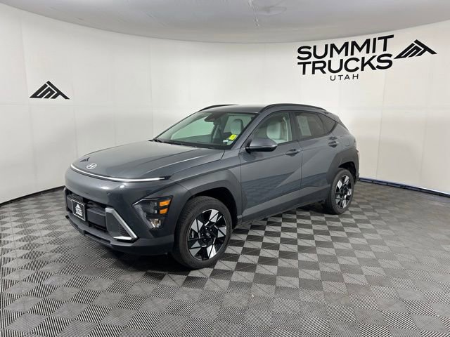Used 2025 Hyundai Kona SEL image 2