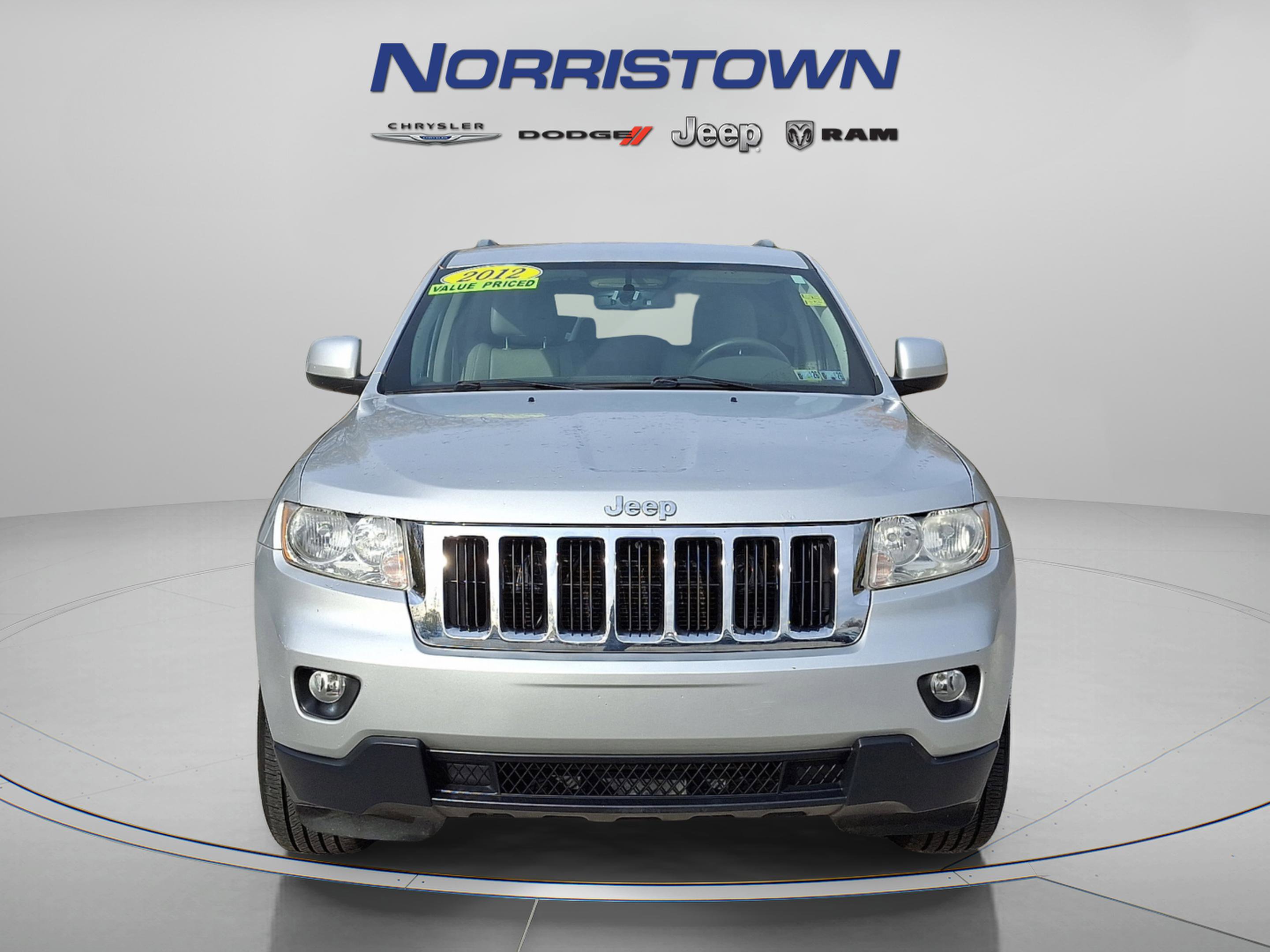 Used 2012 Jeep Grand Cherokee Laredo image 2