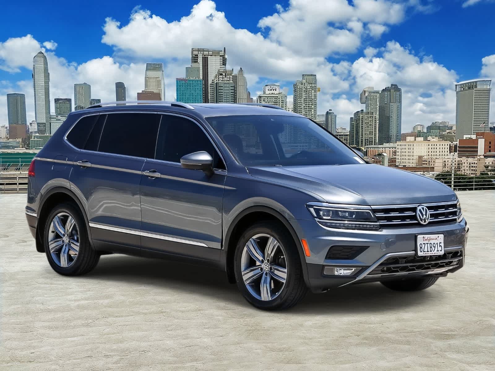 Used 2018 Volkswagen Tiguan SEL Premium FWD image 3
