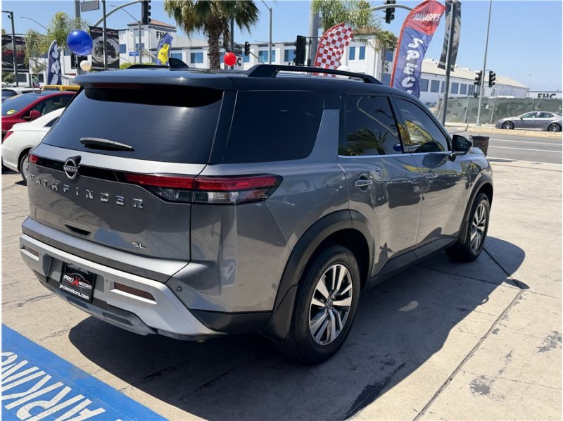 Used 2022 Nissan Pathfinder SL FWD image 6