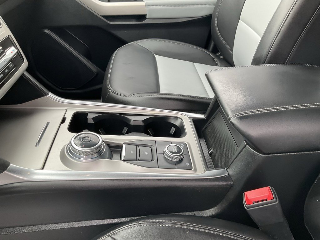 Used 2023 Ford Explorer XLT w/ Equipment Group 202A image 16