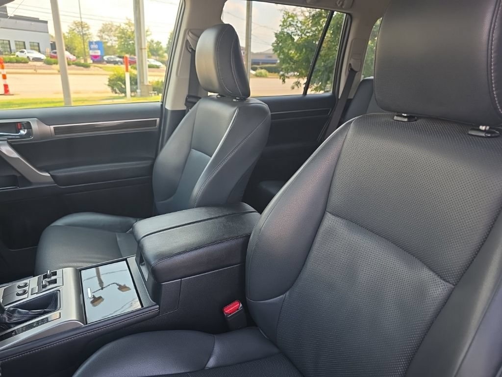 Used 2014 Lexus GX 460 AWD/4WD image 12