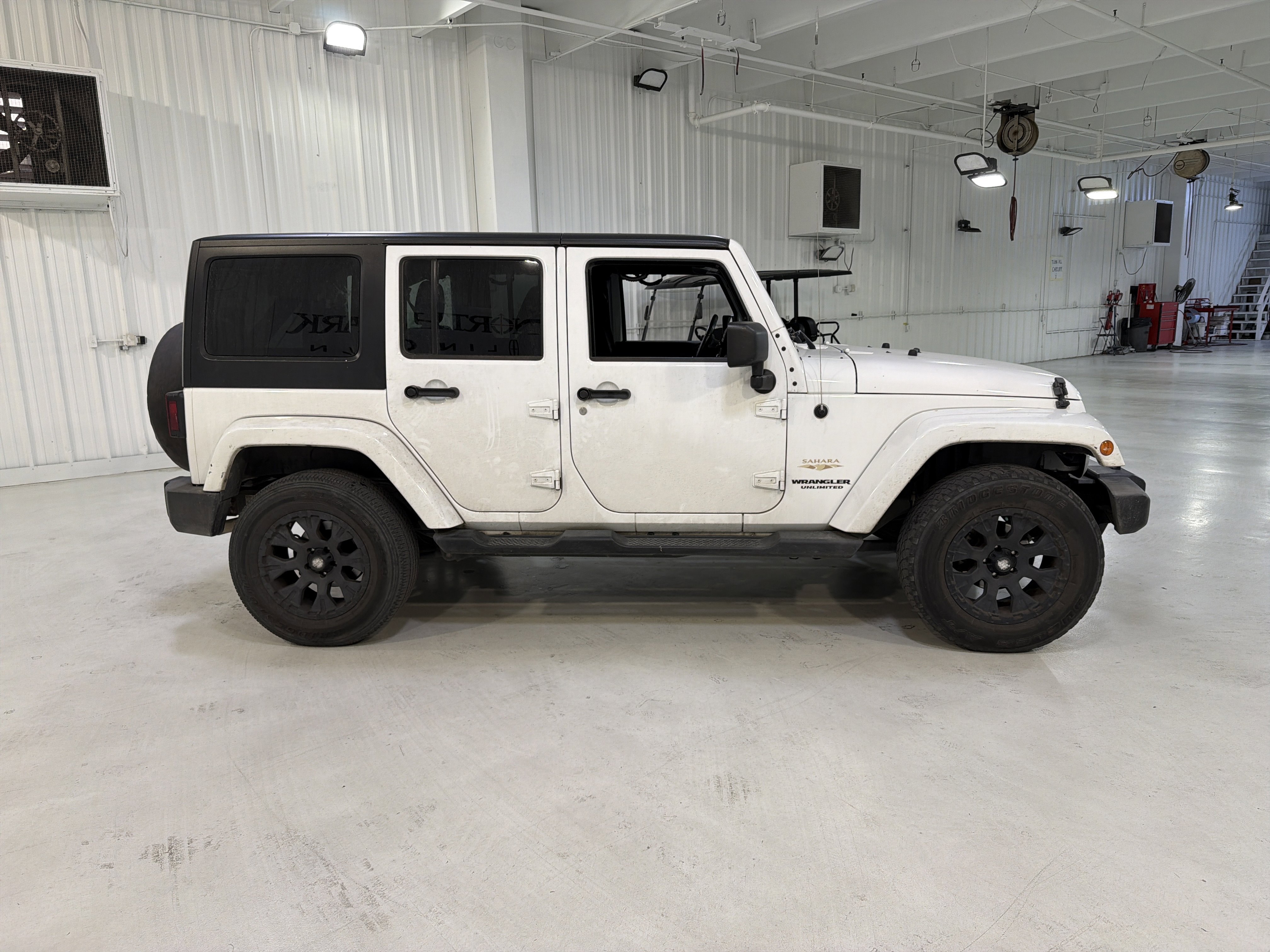 Used 2014 Jeep Wrangler Unlimited Sahara w/ Connectivity Group image 6