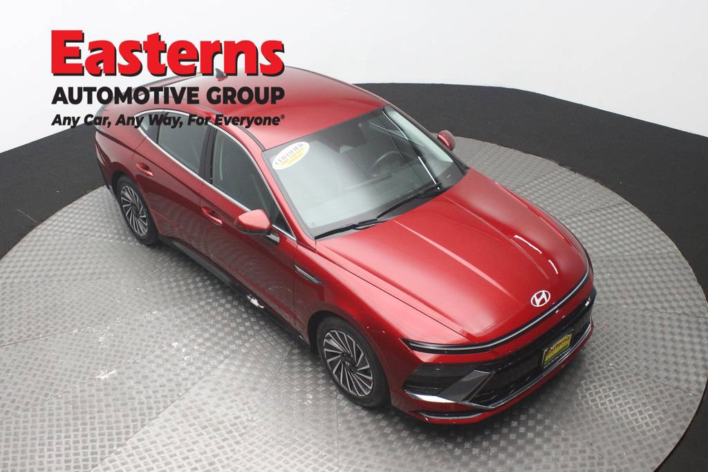 Used 2025 Hyundai Sonata SEL FWD image 3