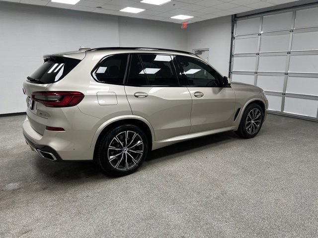 Used 2019 BMW X5 xDrive40i w/ M Sport Package image 10