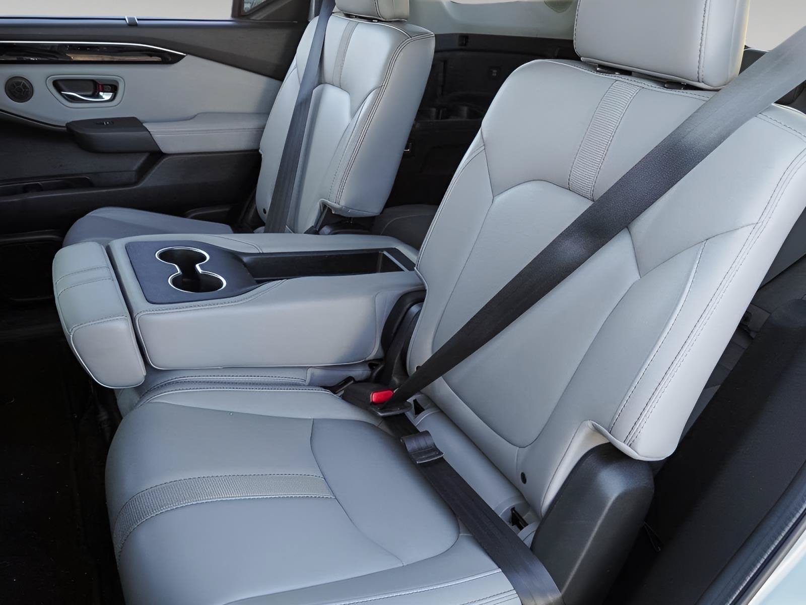 Used 2024 Honda Pilot Touring image 25