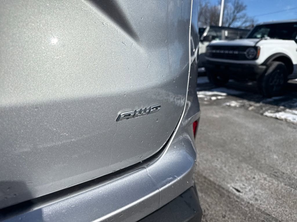 Used 2024 Ford Edge SEL w/ Convenience Package image 11