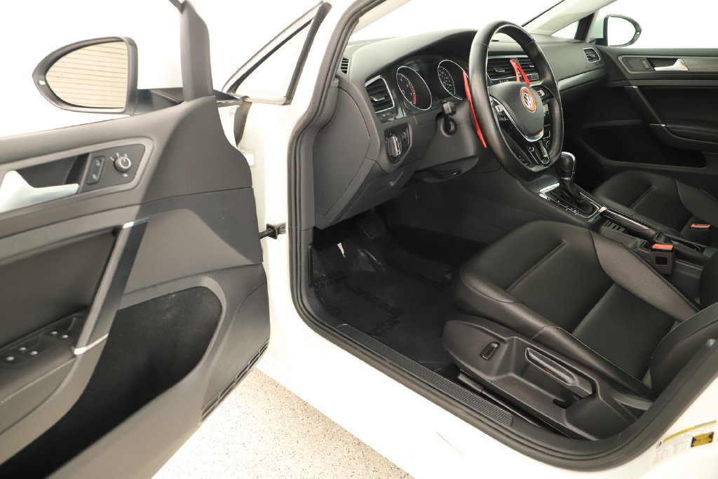Used 2018 Volkswagen Golf SE FWD image 14