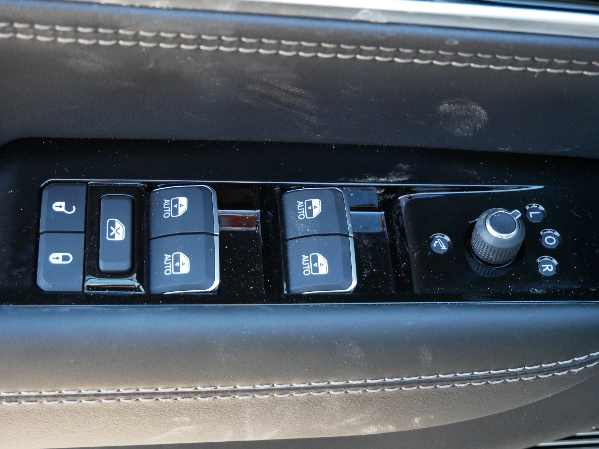 New 2026 Jeep Grand Wagoneer L Summit image 13