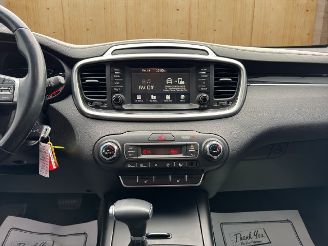 Used 2019 Kia Sorento AWD V6 image 16