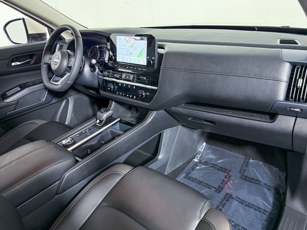 Certified 2024 Nissan Pathfinder SL image 13