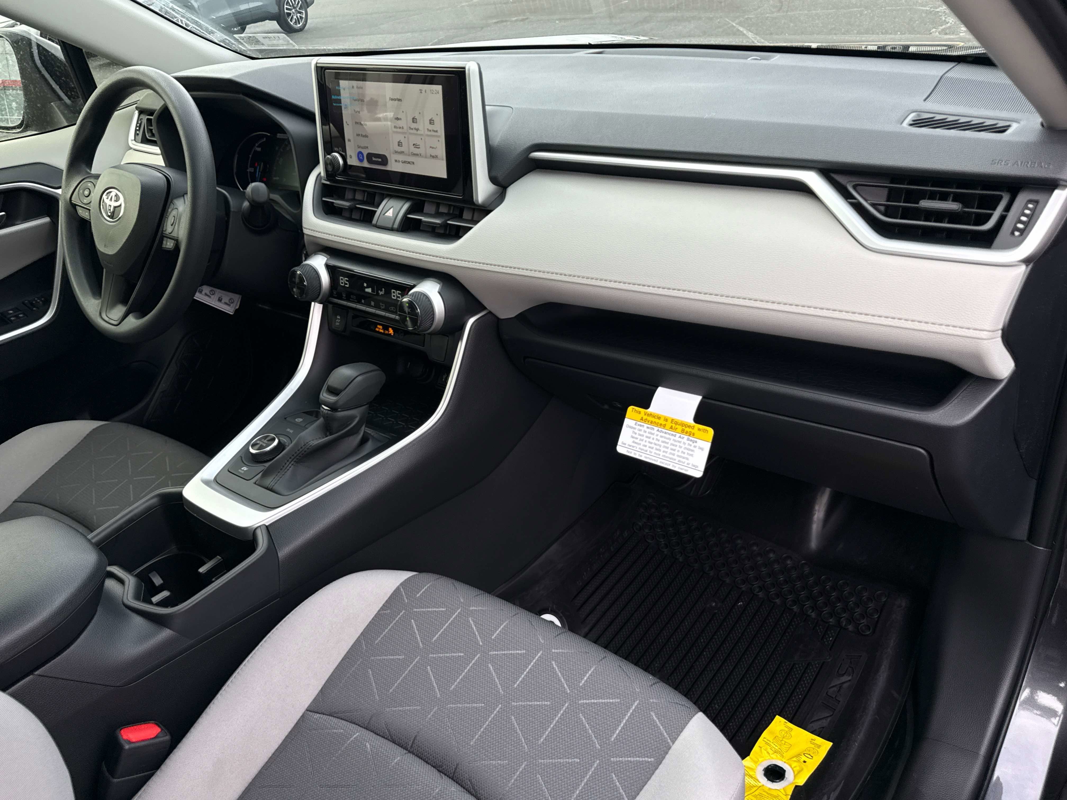 Used 2025 Toyota RAV4 XLE image 18