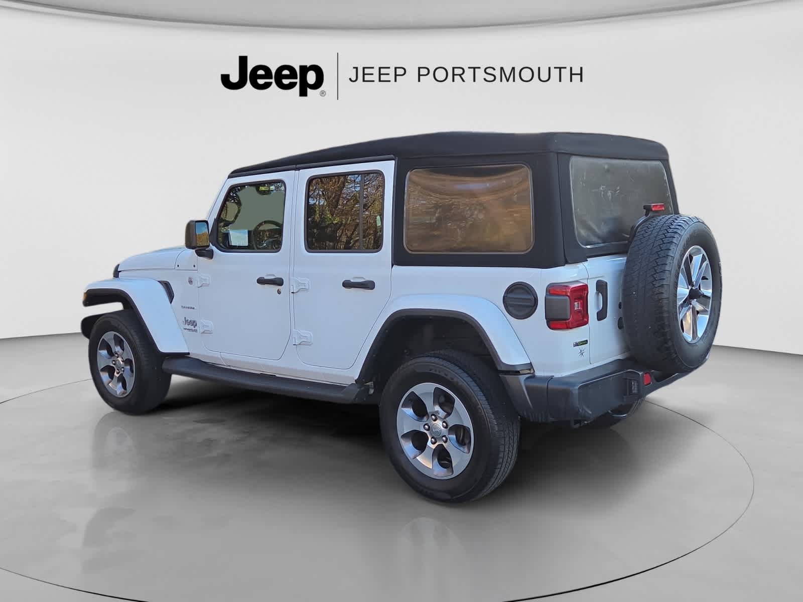 Used 2021 Jeep Wrangler Unlimited Sahara w/ Dual Top Group AWD/4WD image 5