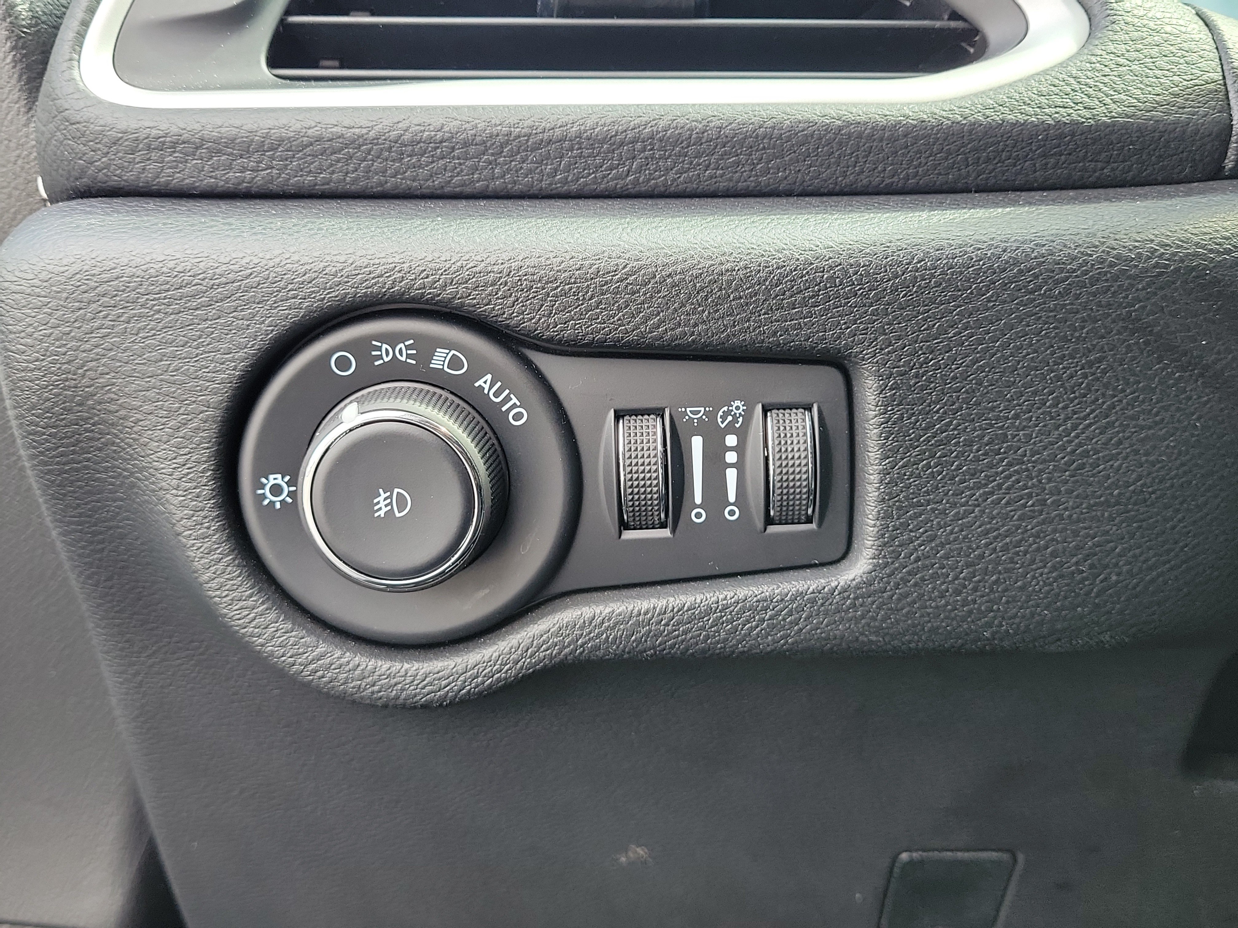 Certified 2023 Chrysler Pacifica Touring-L w/ S Appearance Package FWD image 21
