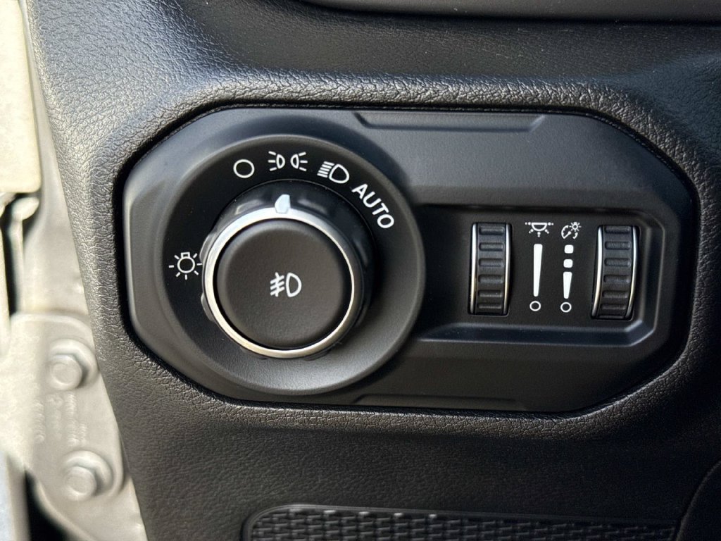 Used 2019 Jeep Wrangler Unlimited Sport S AWD/4WD image 39
