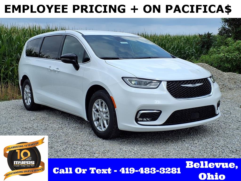 New 2025 Chrysler Pacifica Select image 1