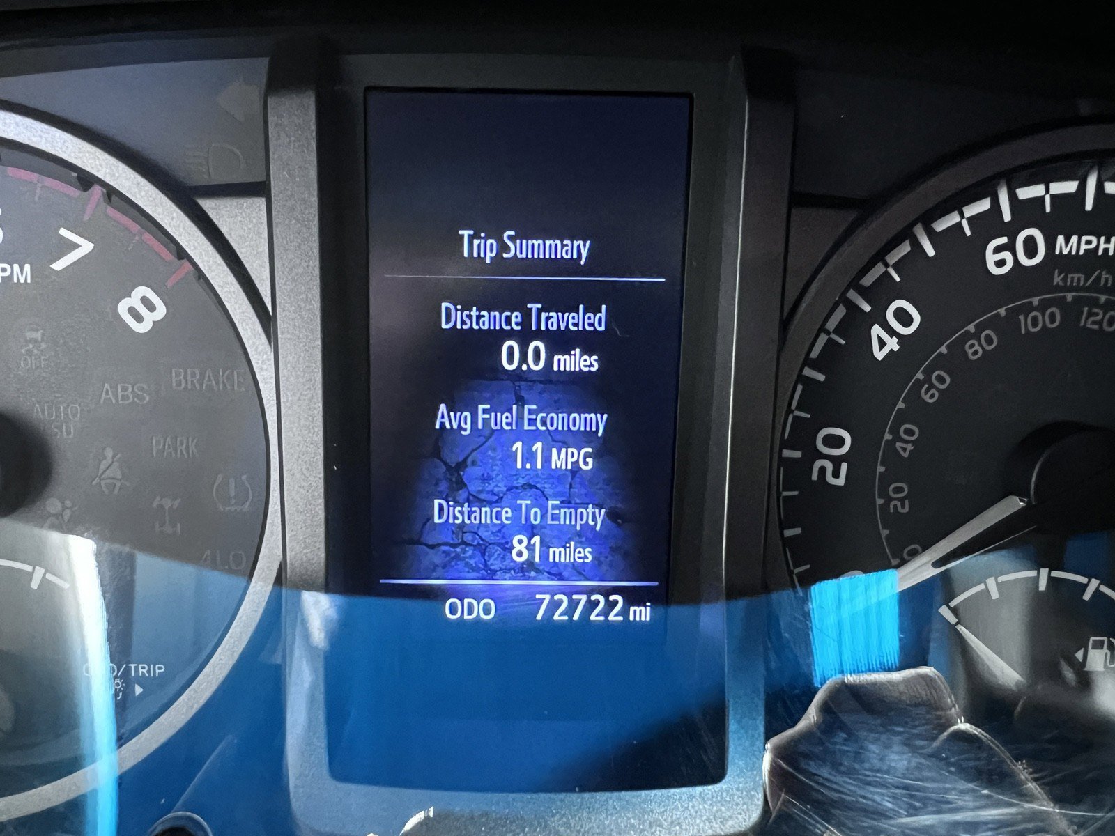 Used 2017 Toyota Tacoma TRD Sport w/ Tow Package (A/T) image 12