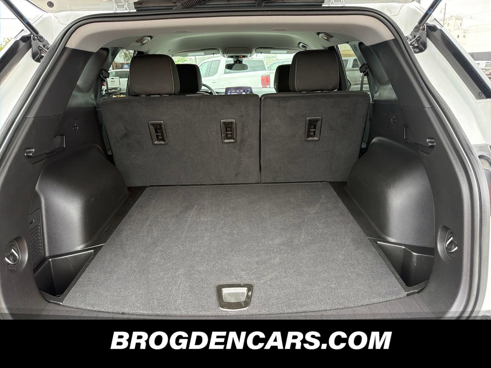 Used 2025 Chevrolet Blazer LT AWD/4WD image 9