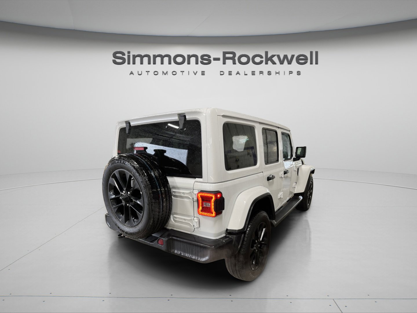 Used 2025 Jeep Wrangler Unlimited Sahara AWD/4WD image 5