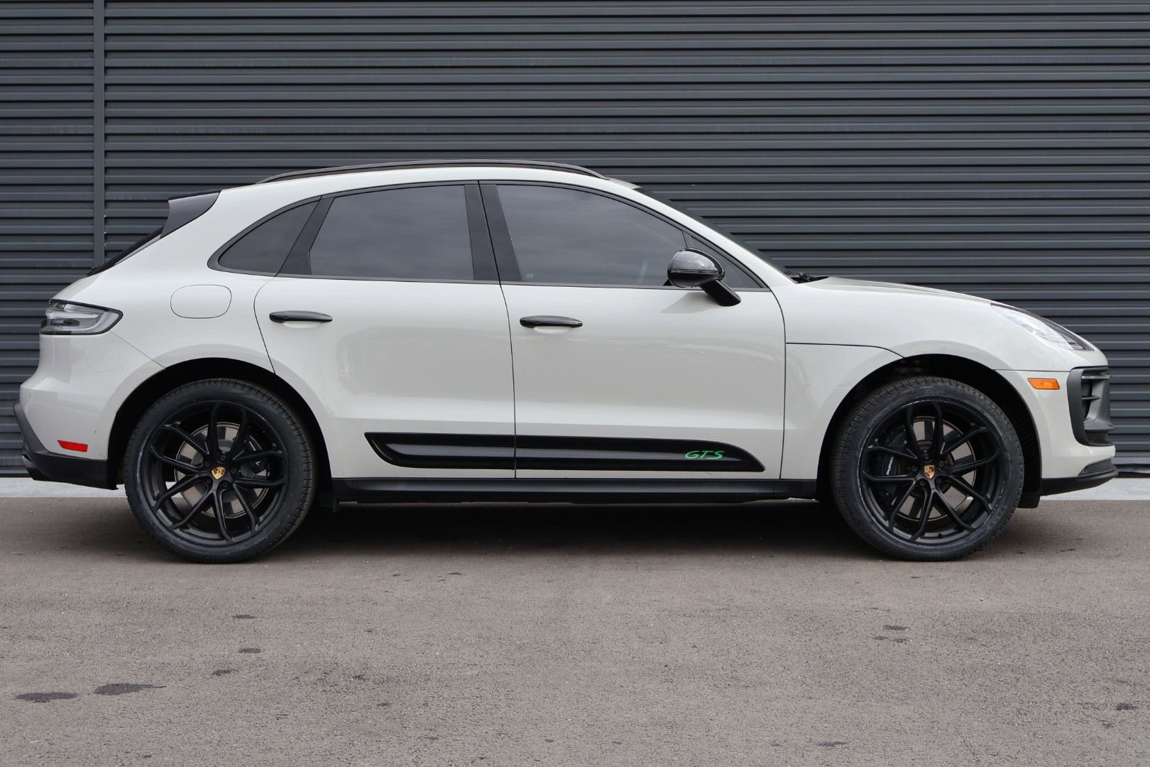 Certified 2022 Porsche Macan GTS image 9