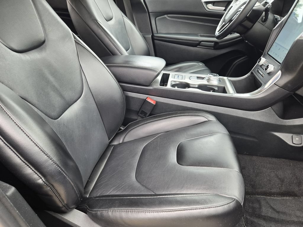 Used 2022 Ford Edge Titanium AWD/4WD image 11