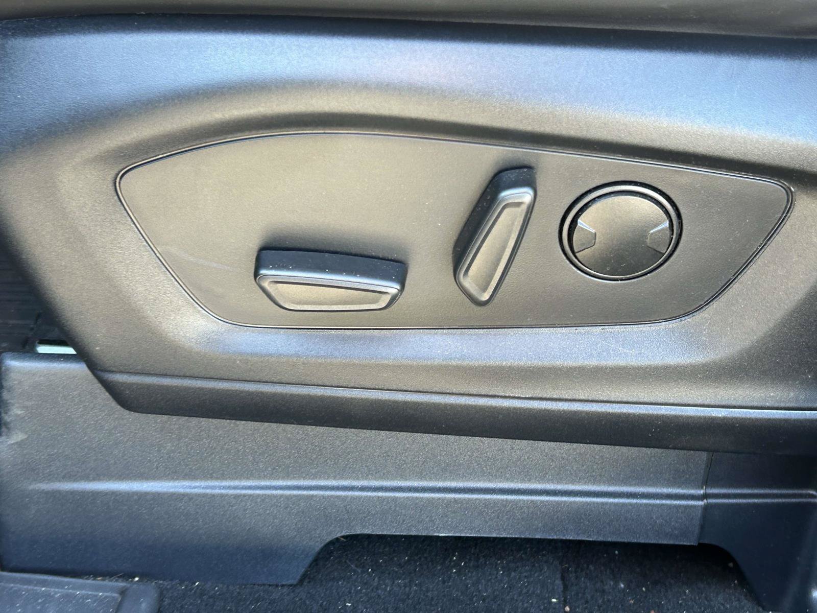 Used 2026 Ford Explorer ST-Line w/ ST-Line Street Pack RWD image 16
