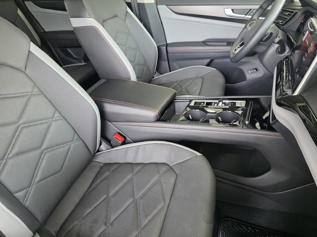 New 2026 Volkswagen Atlas Peak Edition AWD/4WD image 13