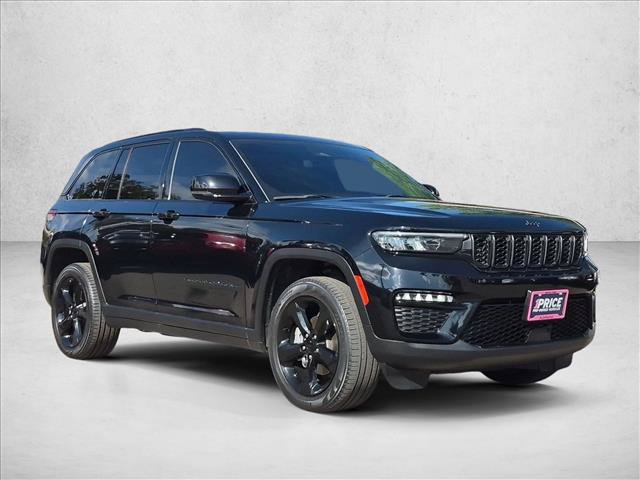 Used 2023 Jeep Grand Cherokee Limited w/ Black Appearance Package AWD/4WD image 3
