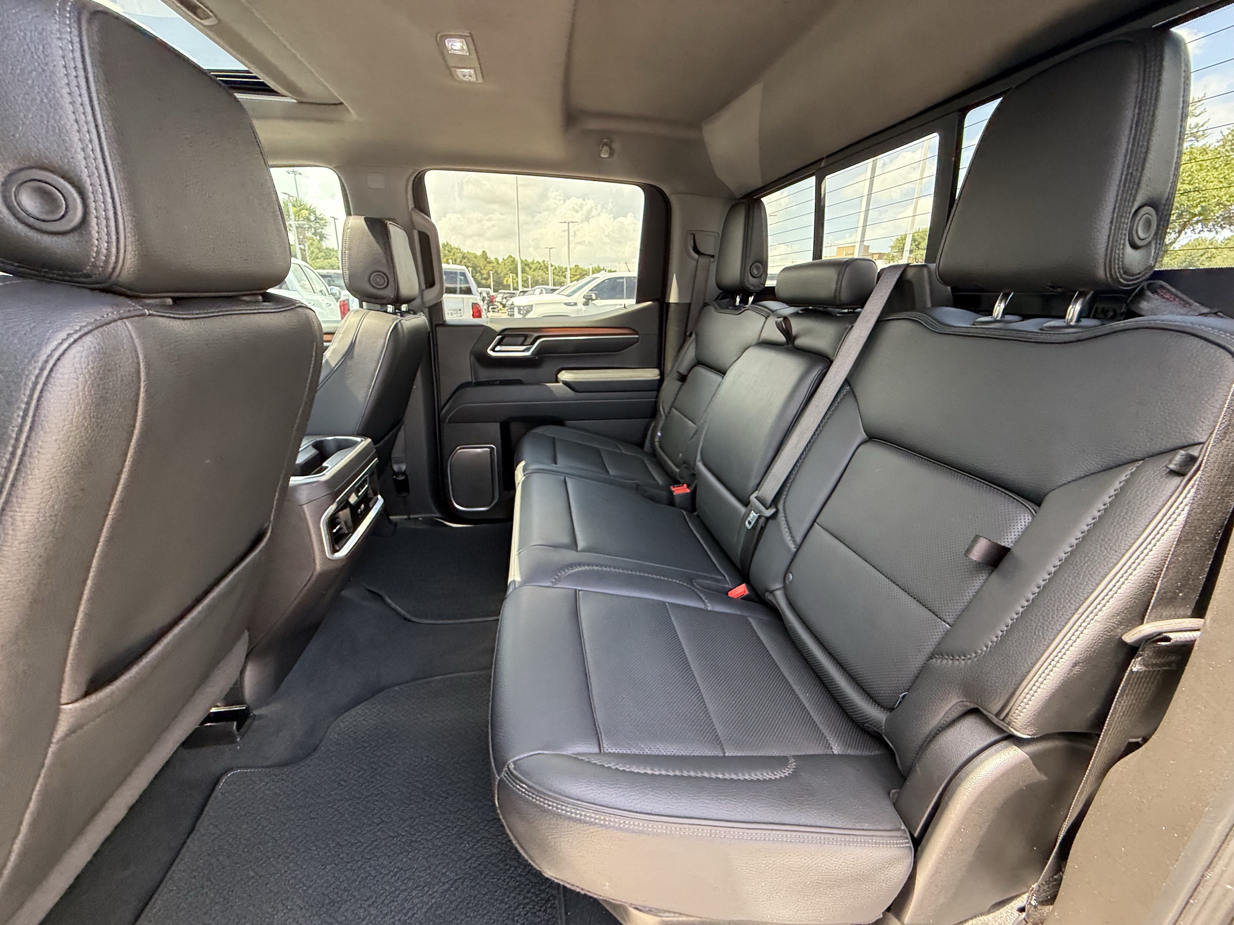 Used 2025 GMC Sierra 1500 Denali w/ Denali Reserve Package AWD/4WD image 30