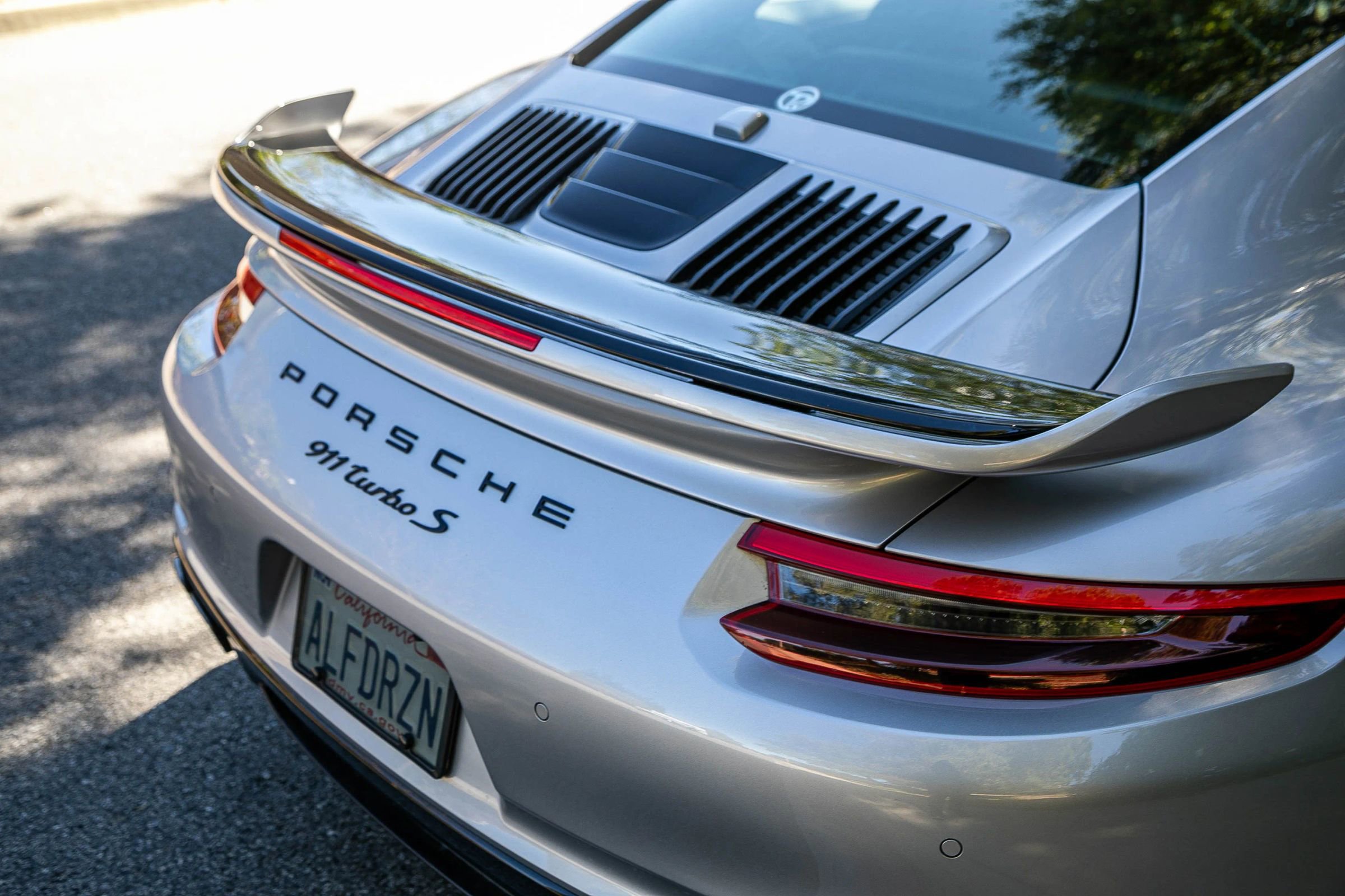 Used 2018 Porsche 911 Turbo S image 38