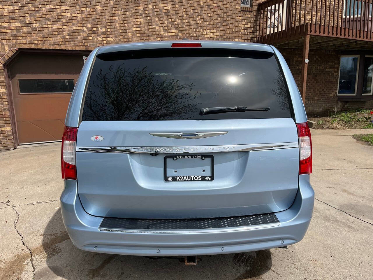 Used 2016 Chrysler Town & Country Touring-L w/ Driver Convenience Group FWD image 11