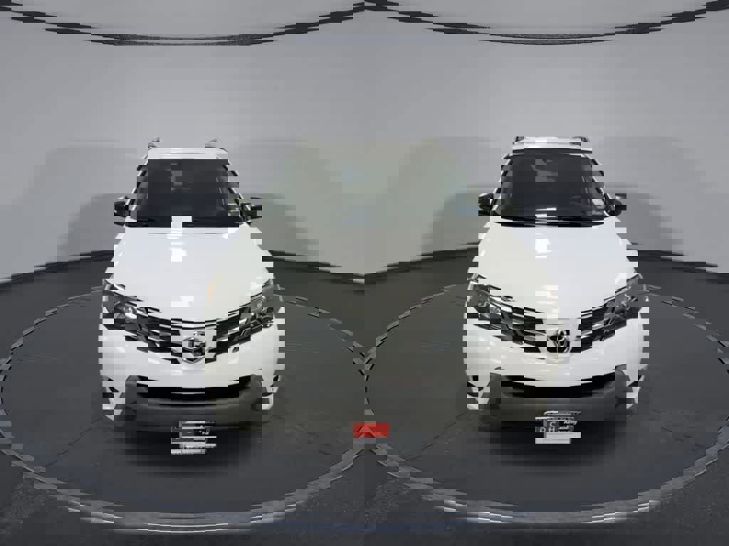 Used 2015 Toyota RAV4 LE AWD/4WD image 3