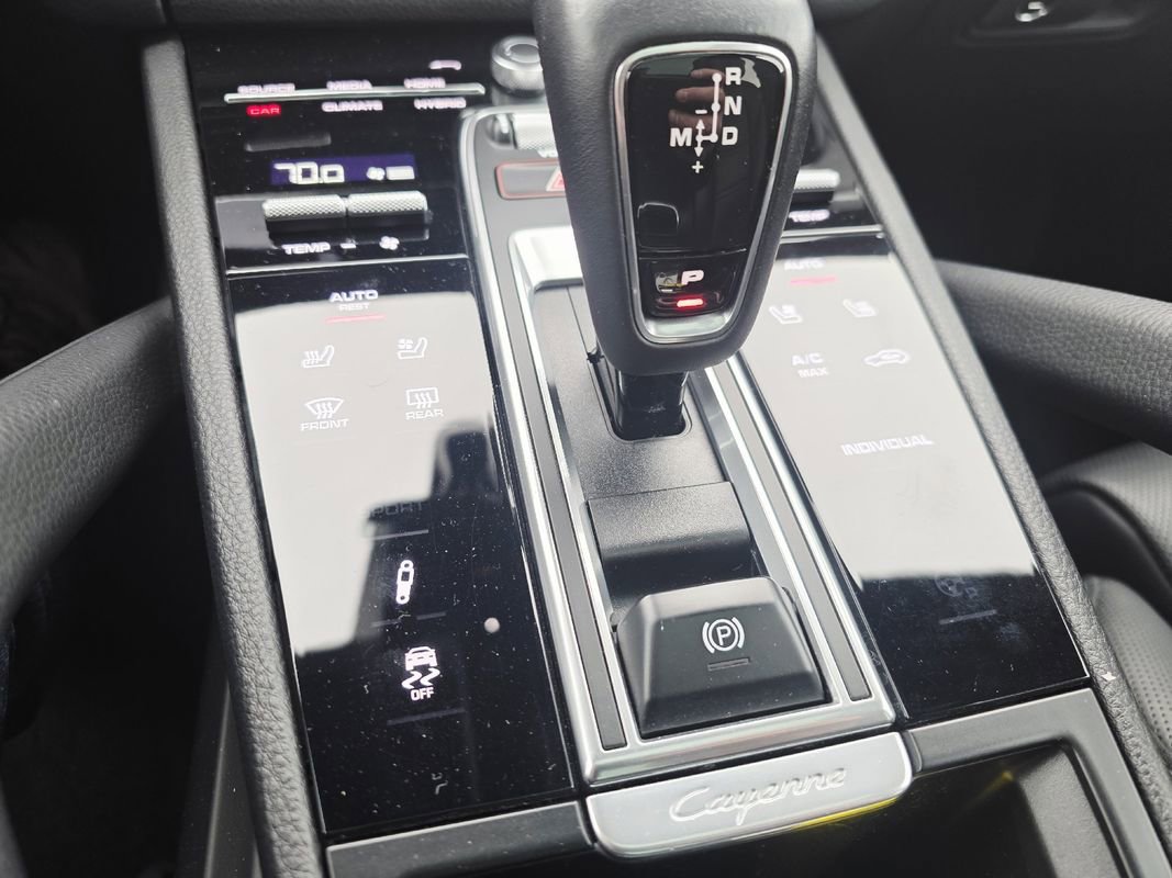 Used 2021 Porsche Cayenne E-Hybrid image 32