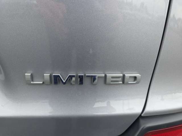 Used 2019 Jeep Cherokee Limited AWD/4WD image 11