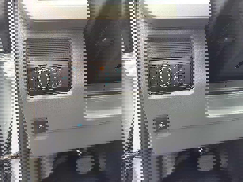 New 2026 Ford F250 XL w/ 360-Degree Camera Package image 16