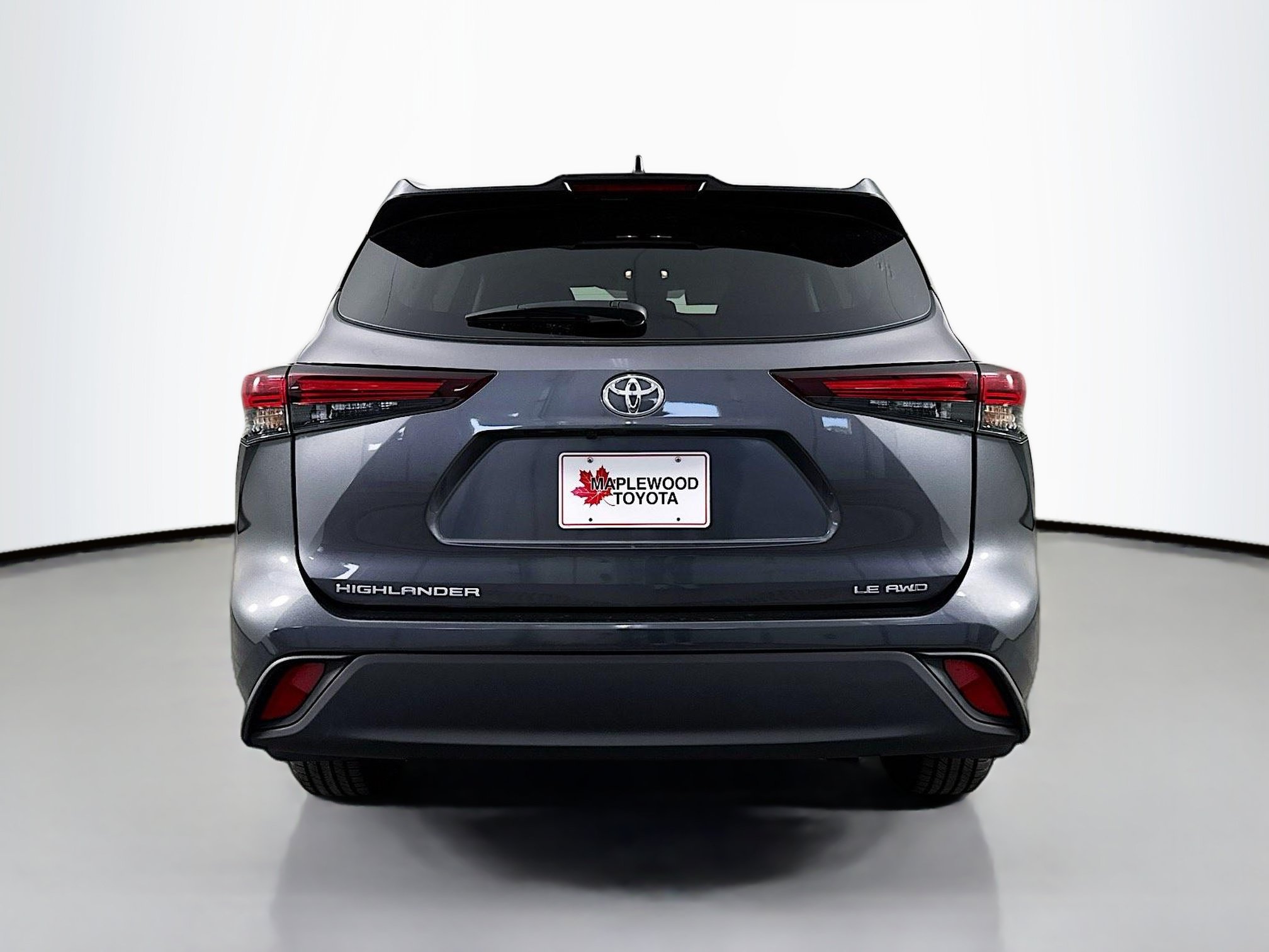Used 2025 Toyota Highlander LE AWD/4WD image 6