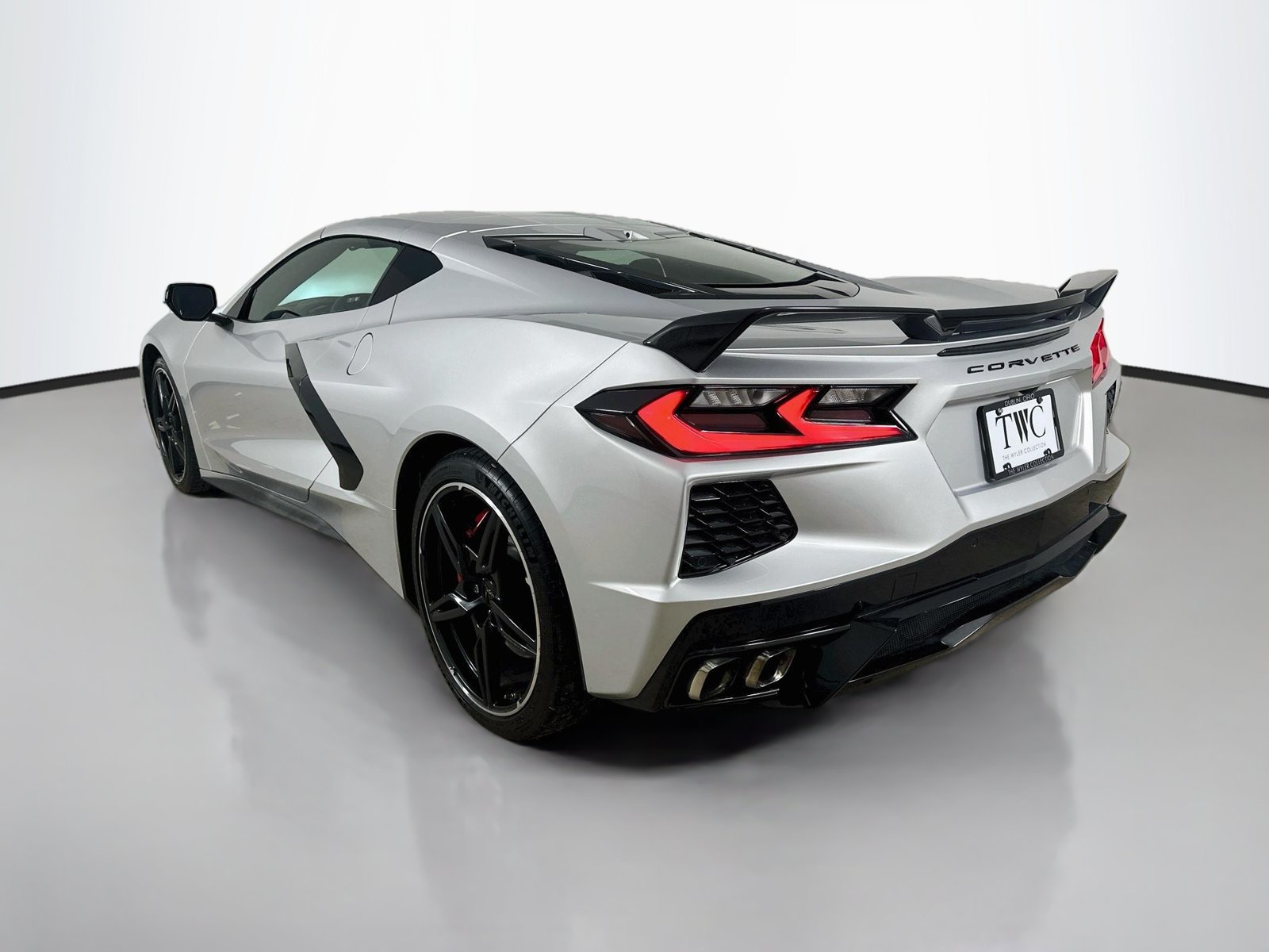 Used 2020 Chevrolet Corvette Stingray Premium Cpe w/ 3LT Preferred Equipment Group RWD image 7