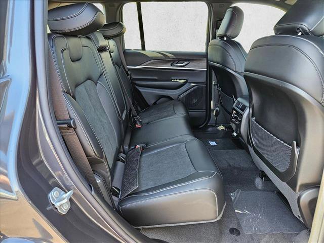 New 2026 Jeep Grand Cherokee Altitude RWD image 16
