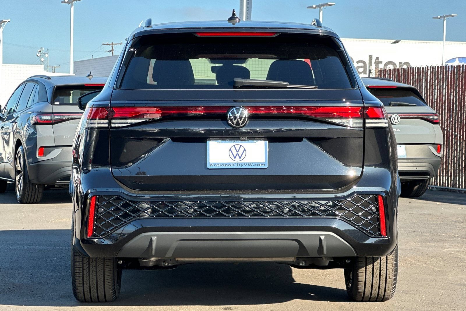 New 2026 Volkswagen Tiguan SE R-Line FWD image 6