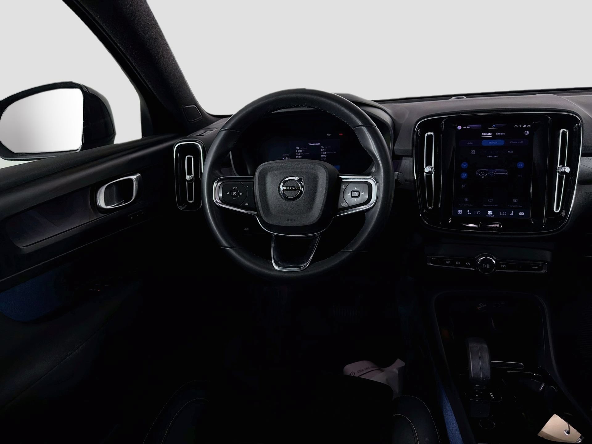 Certified 2023 Volvo C40 P8 Recharge Plus AWD/4WD image 23