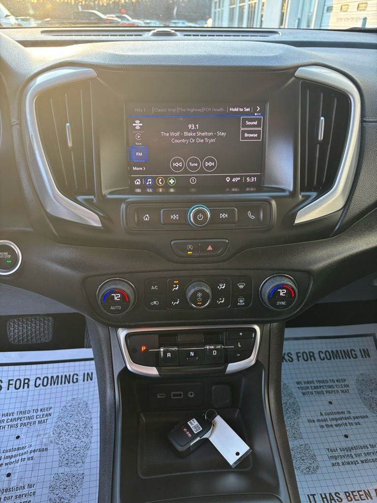 Used 2024 GMC Terrain SLE w/ Driver Convenience Package image 16