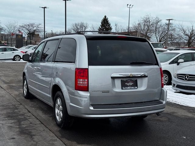 Used 2008 Chrysler Town & Country Touring w/ Flexible Seating Group FWD image 8