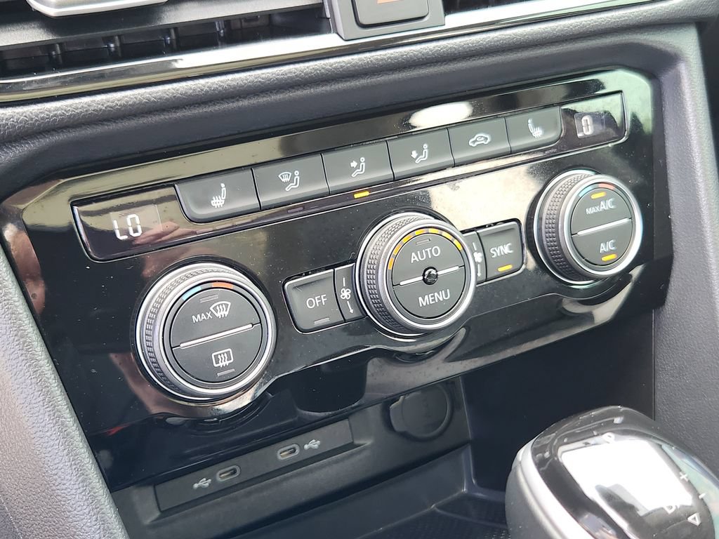 Certified 2024 Volkswagen Taos SE AWD/4WD image 21