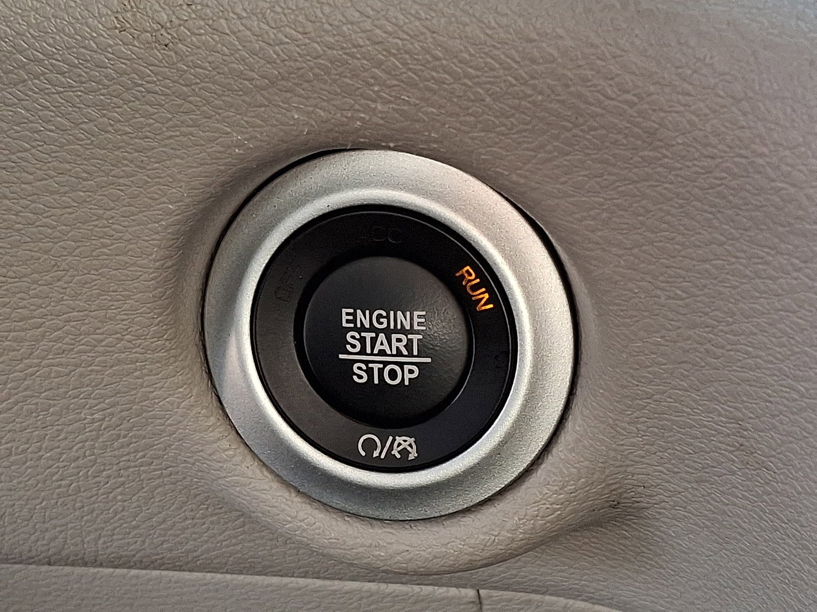 Used 2022 Chrysler Voyager LX image 21