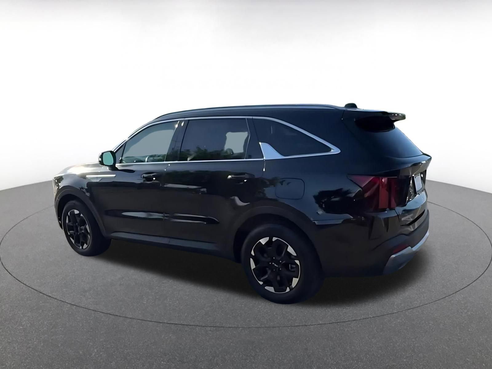 Used 2024 Kia Sorento S FWD image 10