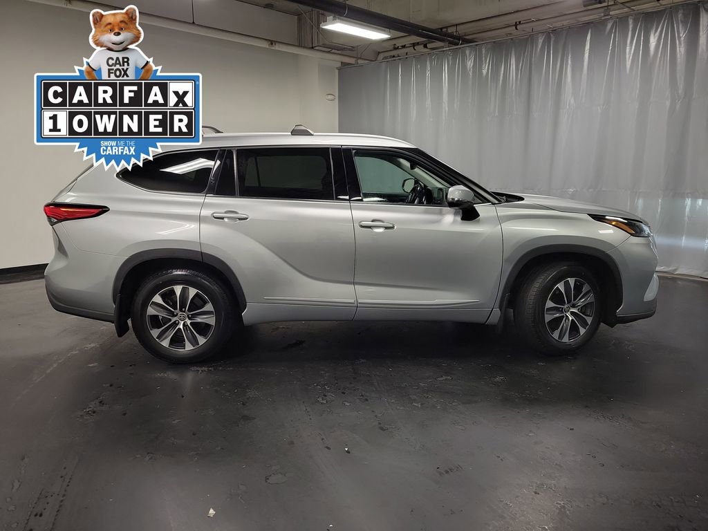 Used 2022 Toyota Highlander XLE image 9