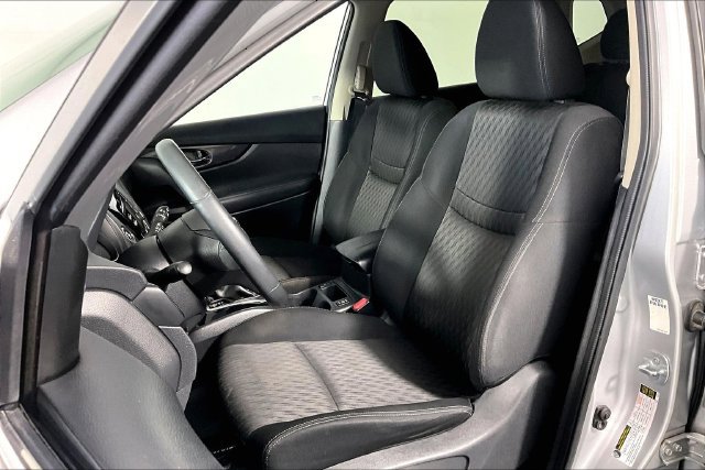 Used 2017 Nissan Rogue SV FWD image 26