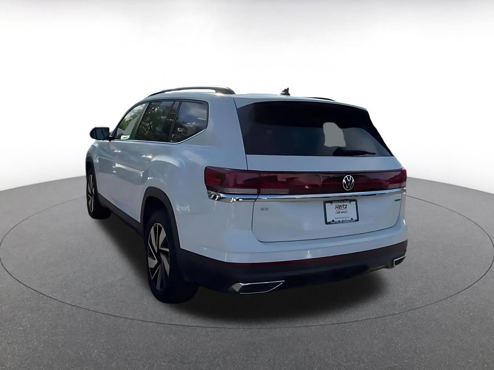 Used 2025 Volkswagen Atlas SE AWD/4WD image 11