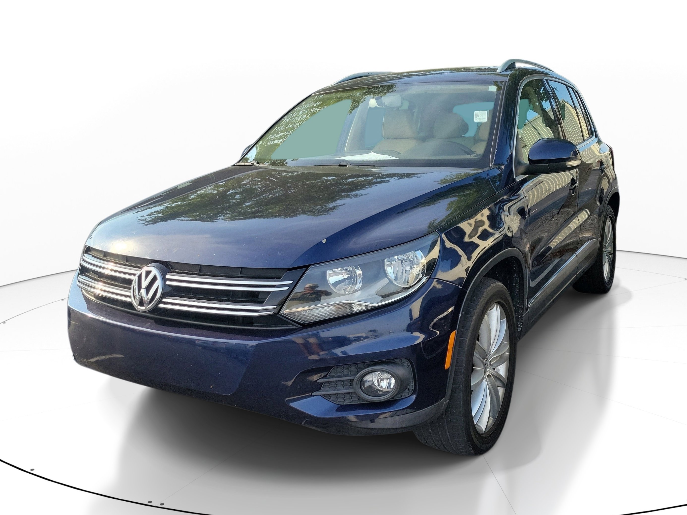 Used 2013 Volkswagen Tiguan SE FWD image 3