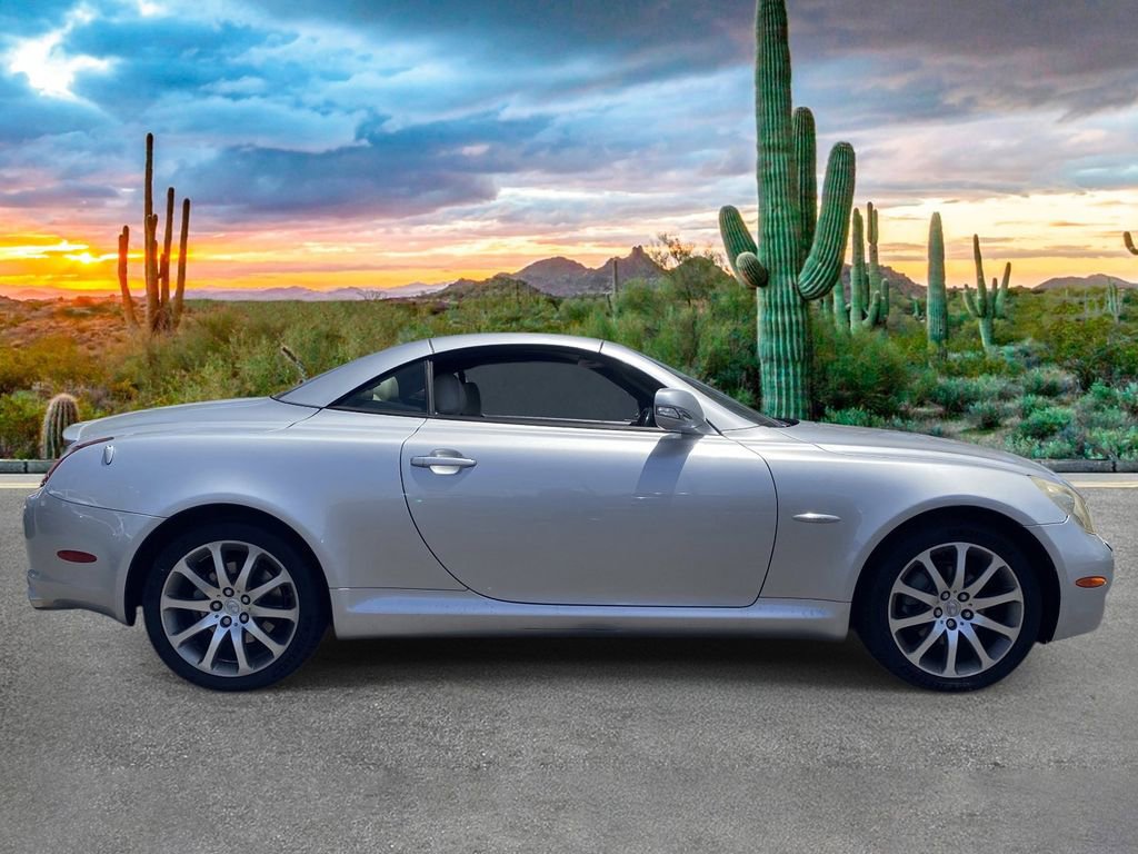 Used 2009 Lexus SC 430 Convertible RWD image 2
